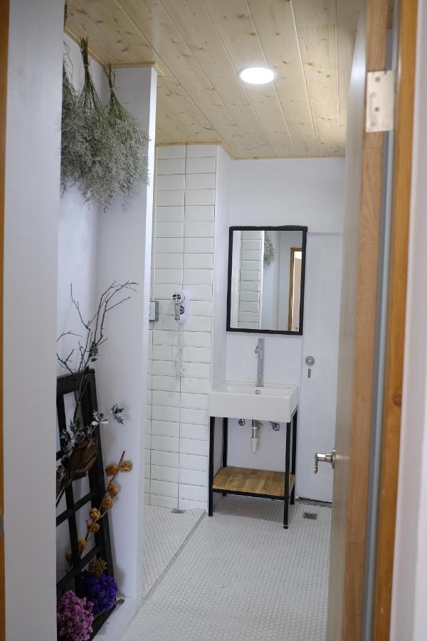 東勢 Kumokuru 雲山初露 預訂前需詳閱官網入住規定 Apartment Dongshi  Bagian luar foto